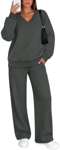A ribbed V-neck top and wide-leg sweatpants in charcoal dark grey give this two-piece set an easy drape for cool evenings.