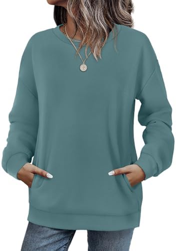 Dyed in a muted cadet blue, this lightweight crewneck features a subtle side pocket and an easy, relaxed cut through the torso.