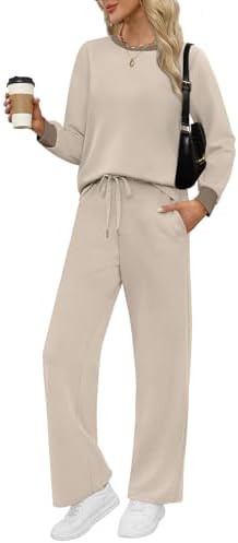 Soft beige color blocking pairs with a relaxed crew neck top and breezy wide-leg pants for easy daily wear.