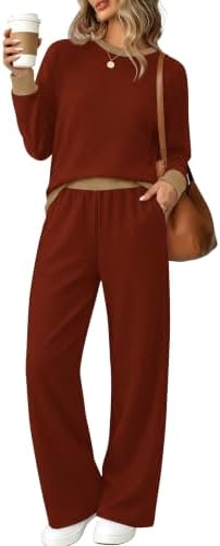 Brushed fleece lining and a rich caramel shade make this two-piece lounge set an easy choice for cooler mornings.