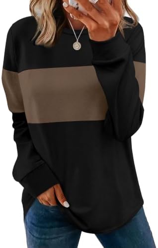 Rich chocolate brown pairs with a curved tunic hem for an easy long-sleeve layer over leggings.