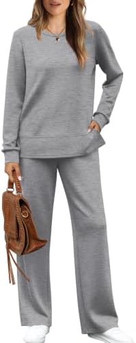 Cut in a quiet grey knit, this two-piece lounge set matches a crewneck long sleeve top with wide-leg drawstring sweatpants.