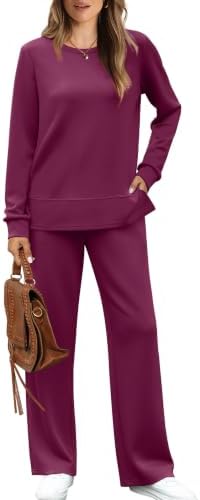 A rich purple red two-piece set cut with a side-slit top and wide-leg trousers for easy travel and relaxed days.
