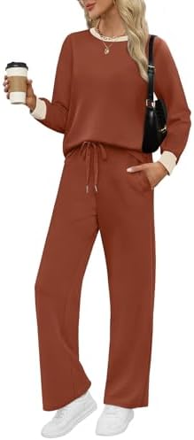 Rich color block caramel panels turn this breezy two-piece lounge set into an easy choice for long flights and cool mornings.