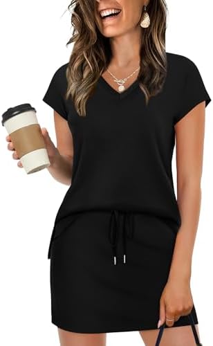 Airy spacer knit gives this deep black set a clean drape, pairing a side-slit V-neck top with an active skort.