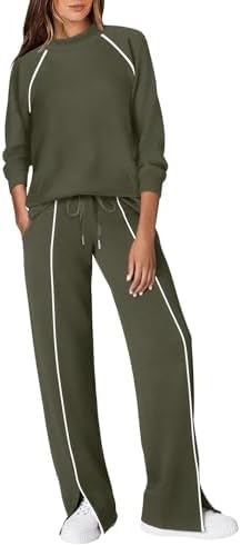 Contrasting piping outlines this two-piece set in the Amy colorway, cut from lightweight four-way stretch fabric for travel days.