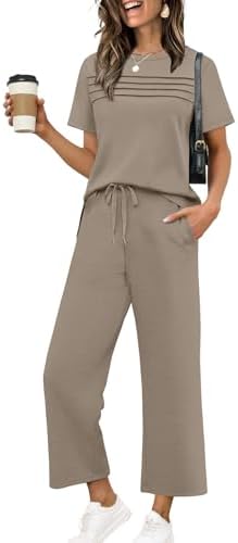 Rich coffee tones meet a breathable spacer knit in this easy two-piece pairing made for long travel days and relaxed mornings.