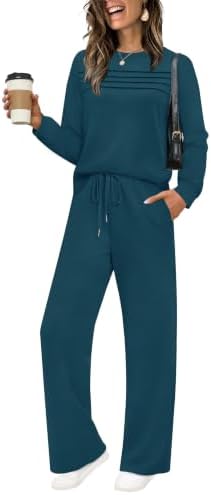 Deep teal gives this two-piece lounge set a saturated, rich tone that carries easily from indoor mornings to afternoon walks.