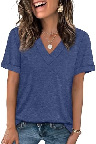 Dyed in a rich dark blue, this breathable V-neck tee features rolled sleeves and a relaxed cut that pairs with crisp white denim.