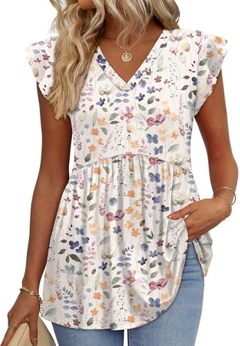 Scattered blooms across a crisp white base bring a breezy feel to this ruffled babydoll top.