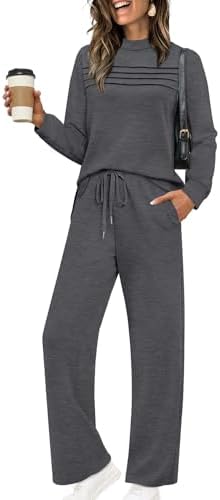 Light spacer knit and cropped wide legs make this grey two-piece set an easy choice for long flights and lazy weekends.